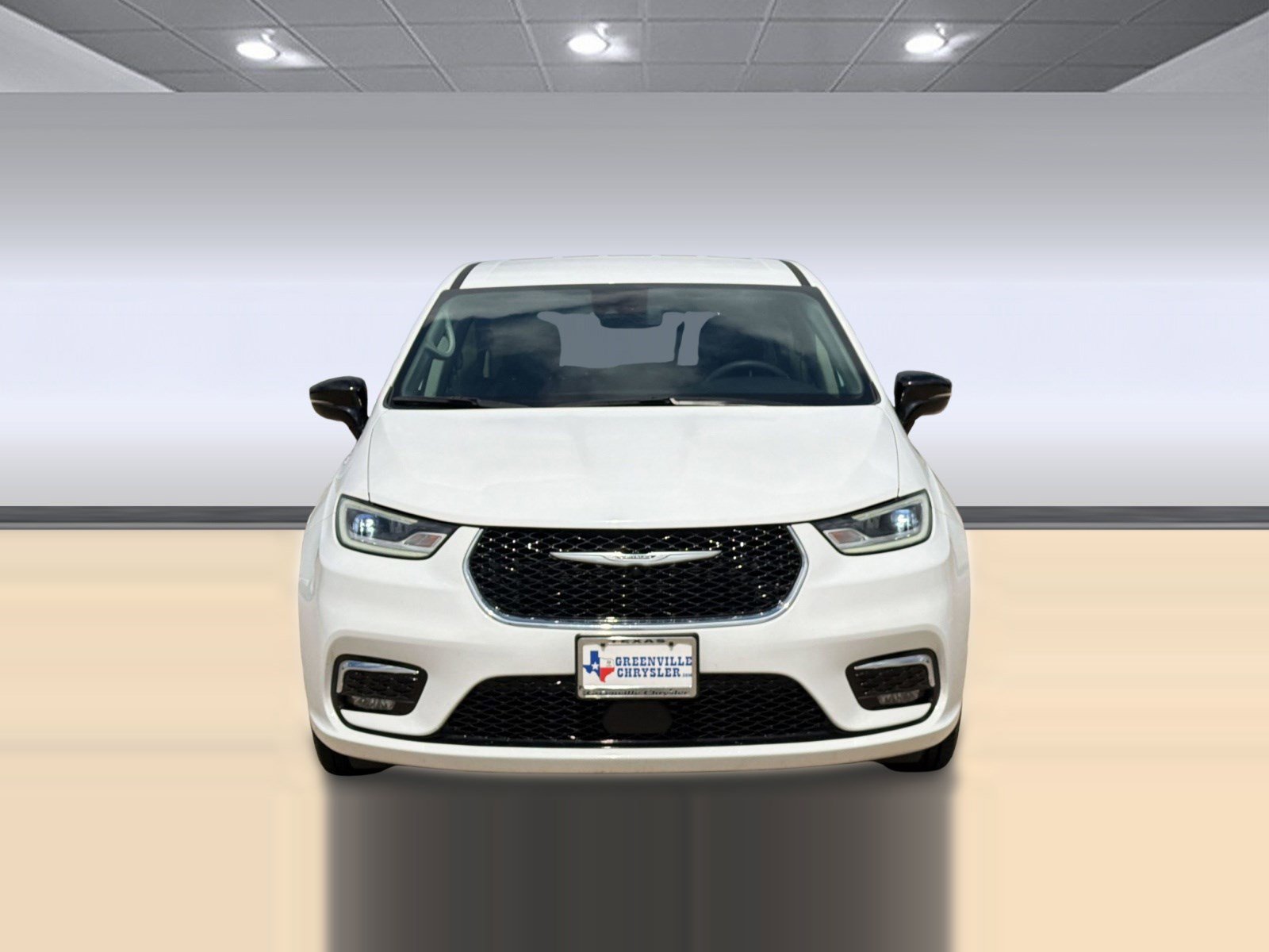 Used 2024 Chrysler Pacifica Touring-L image 6