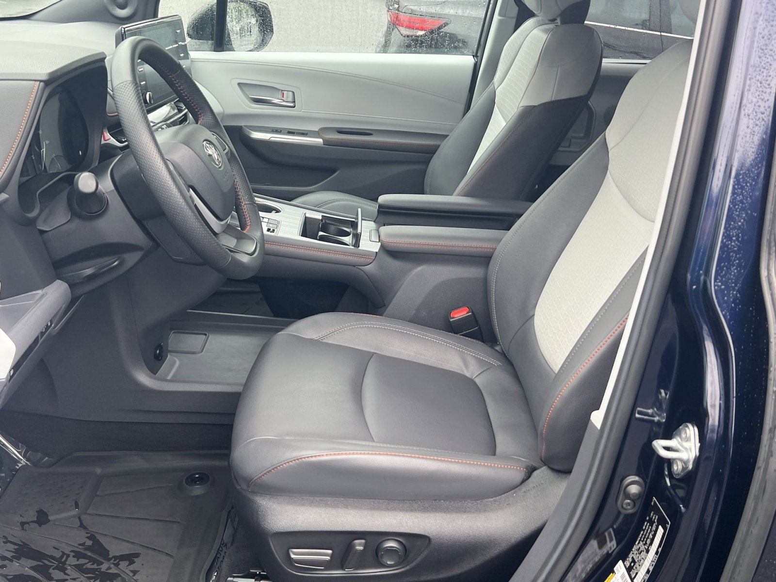 Used 2024 Toyota Sienna XSE w/ XSE Plus Package AWD/4WD image 14