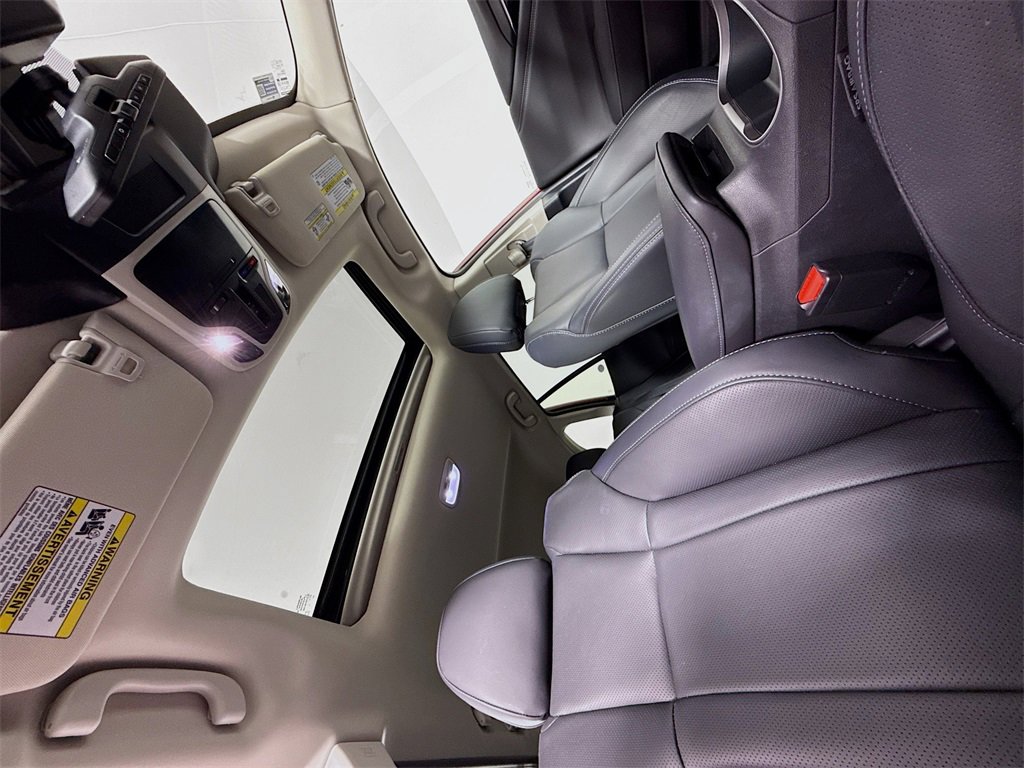 Used 2025 Subaru Outback Touring XT image 33