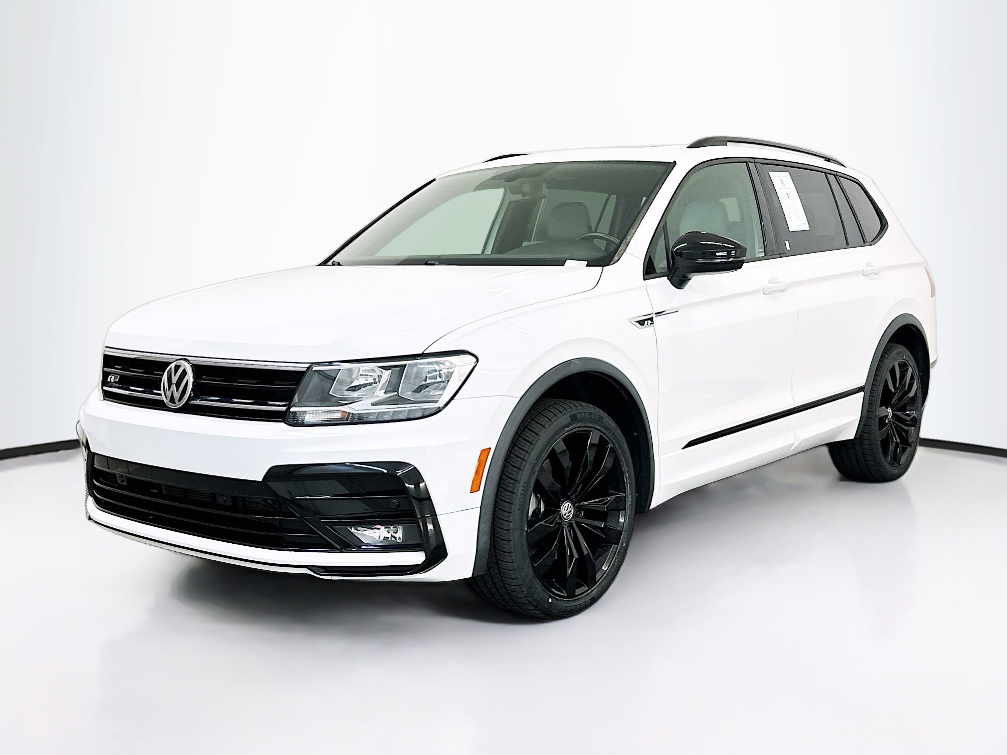 Used 2021 Volkswagen Tiguan SE R-Line image 3