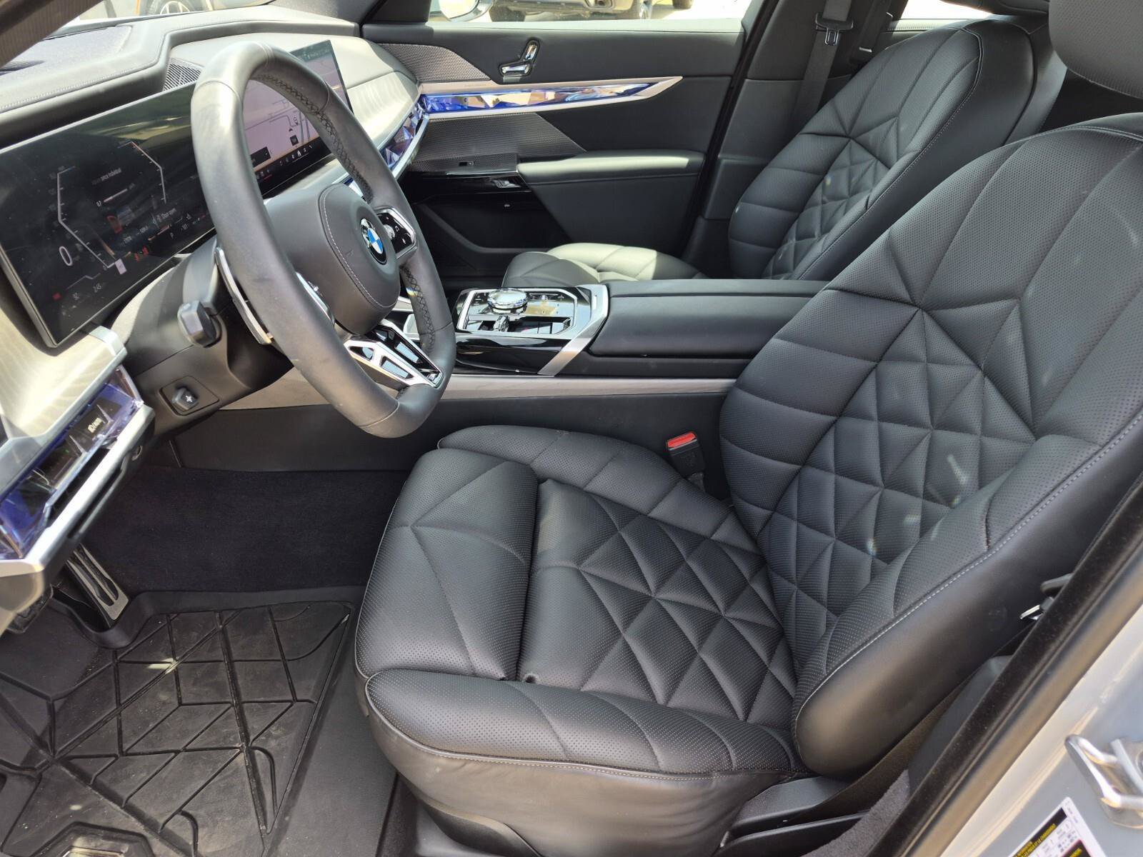 Certified 2025 BMW 740i w/ Premium Package RWD image 13
