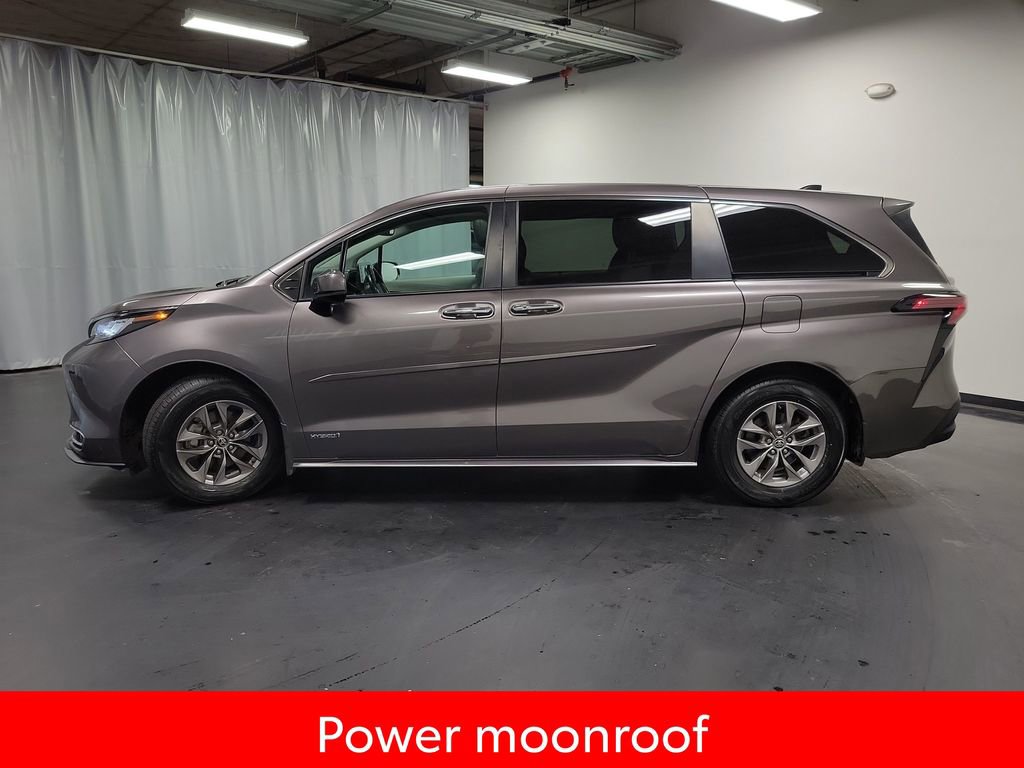 Used 2021 Toyota Sienna XLE AWD/4WD image 5