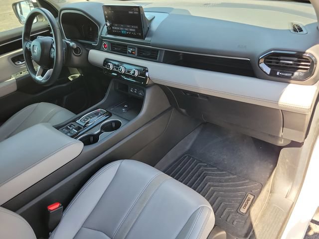 Used 2025 Honda Pilot Touring image 11