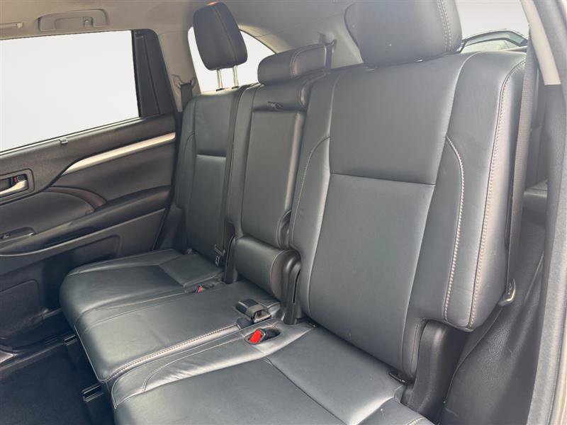 Used 2017 Toyota Highlander XLE AWD/4WD image 15
