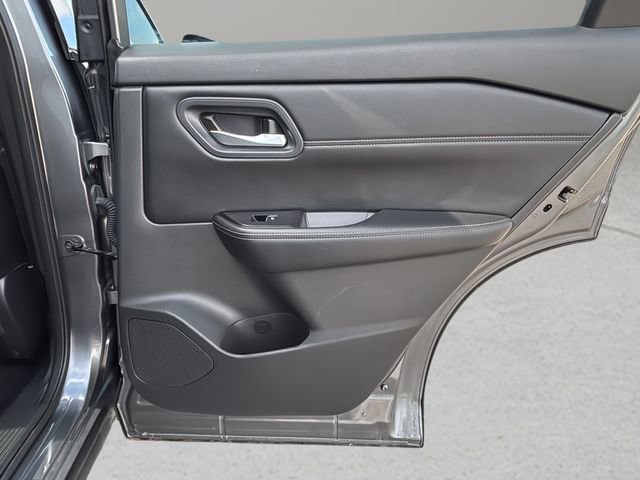 Used 2024 Nissan Rogue SL AWD/4WD image 12