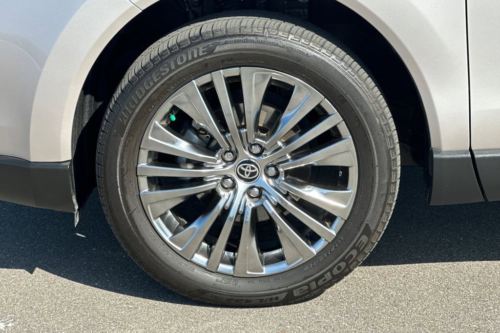Used 2023 Toyota Venza Limited AWD/4WD image 25