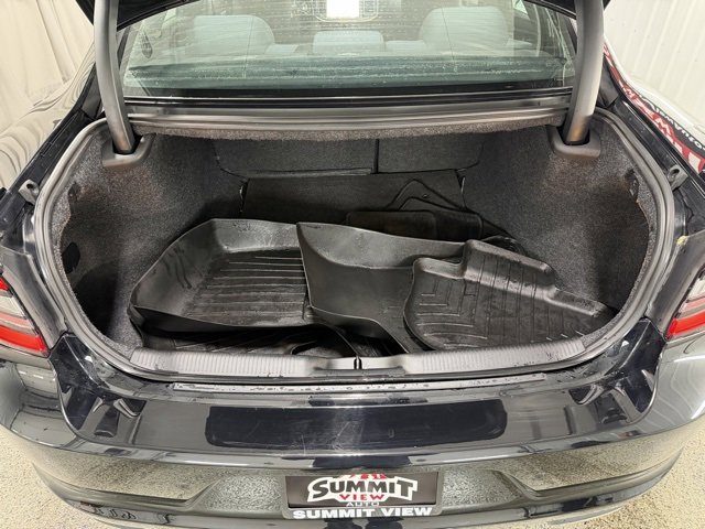 Used 2018 Dodge Charger GT image 9