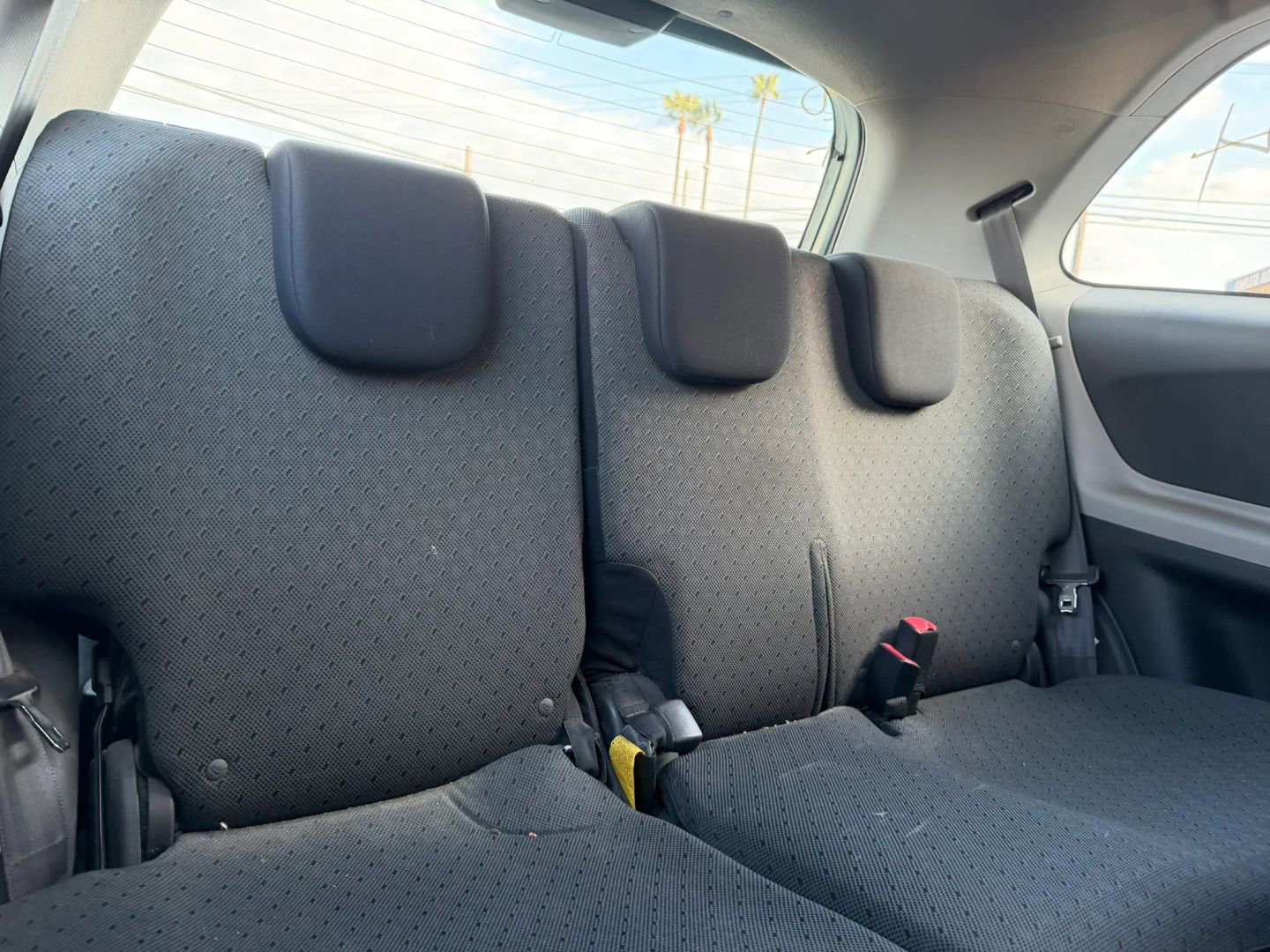 Used 2010 Toyota Yaris 2-Door Hatchback FWD image 15