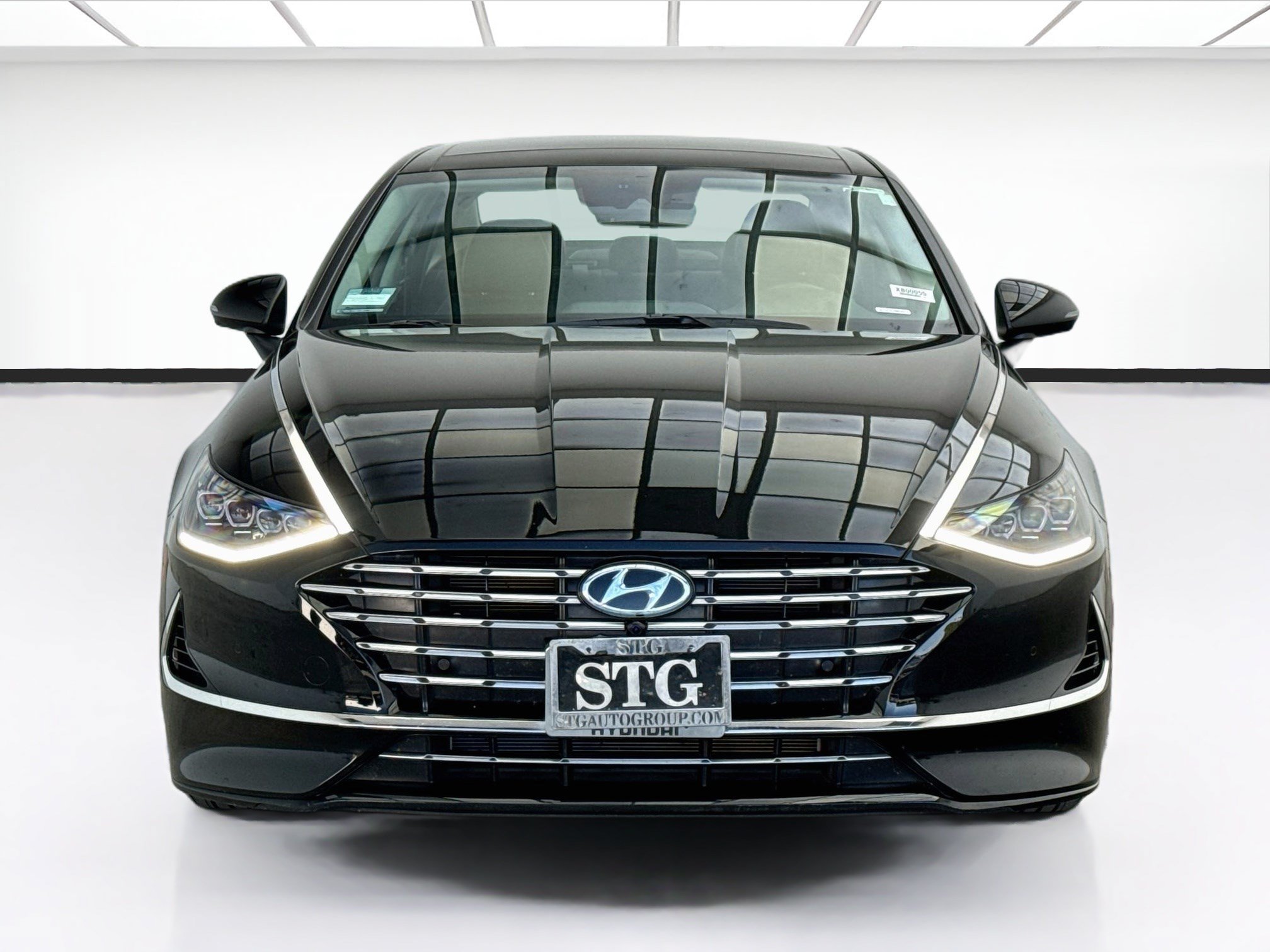 Used 2023 Hyundai Sonata Limited w/ Cargo Package FWD image 2