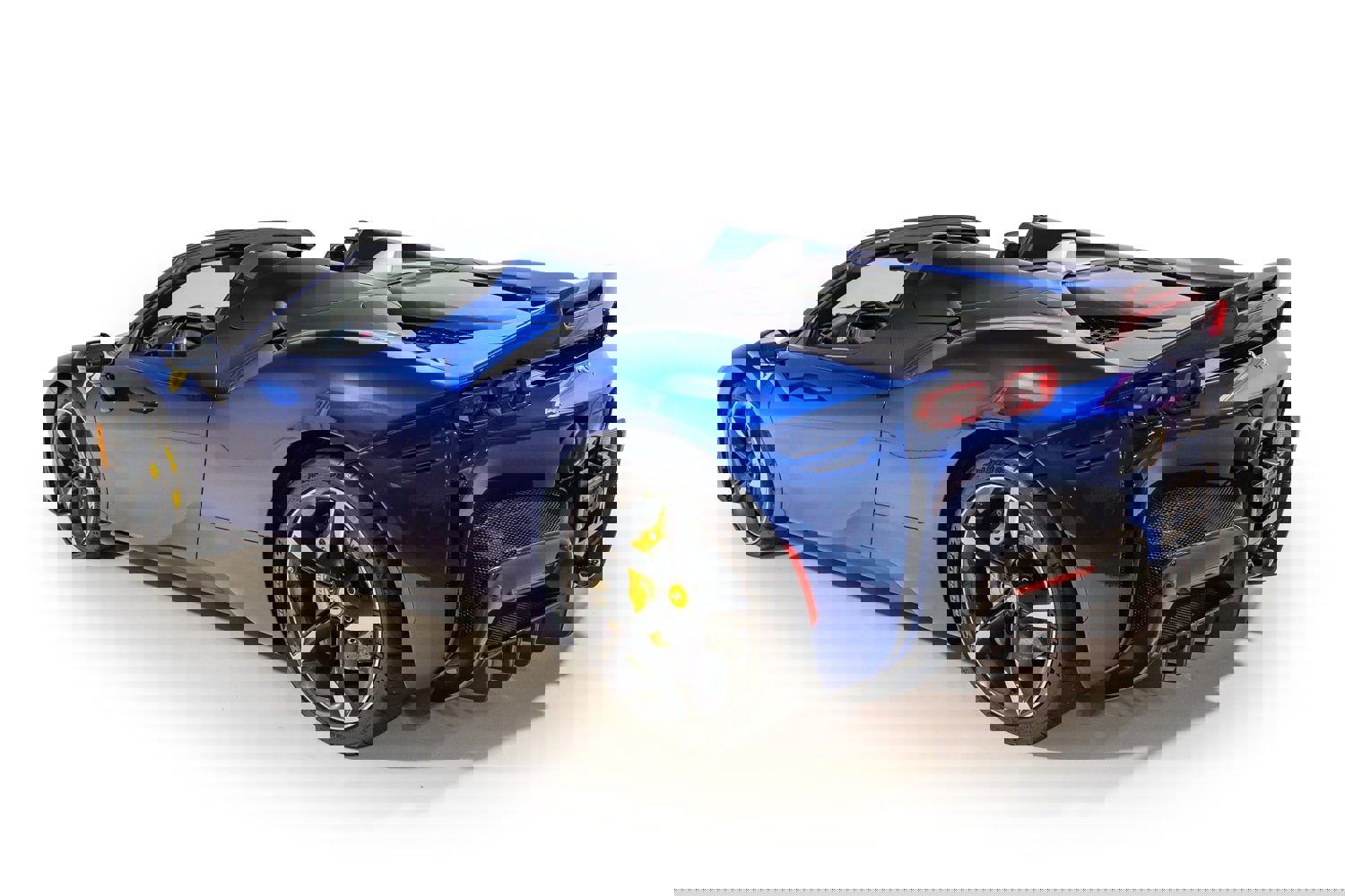 Used 2022 Ferrari SF90 Spider image 4