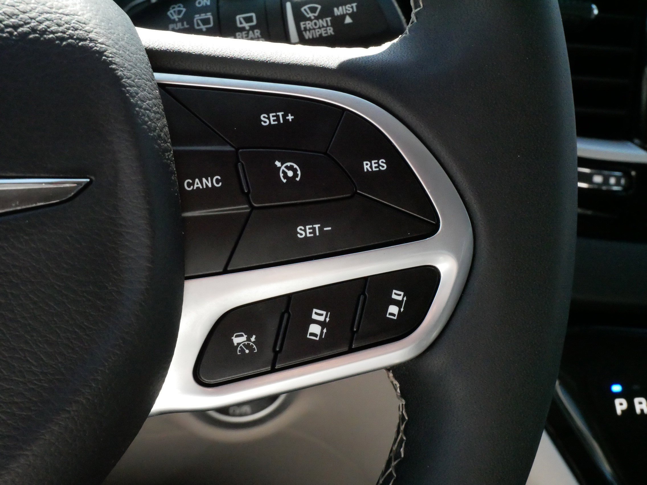Used 2023 Chrysler Pacifica Touring-L FWD image 25
