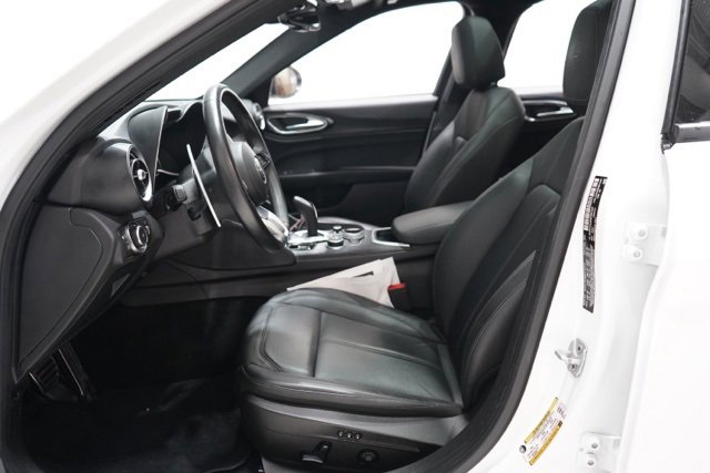 Used 2022 Alfa Romeo Giulia Sprint image 13