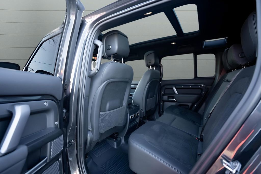 Used 2023 Land Rover Defender 110 V8 image 29