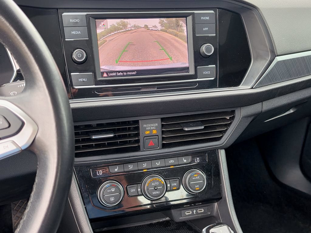 Used 2024 Volkswagen Jetta SE FWD image 14