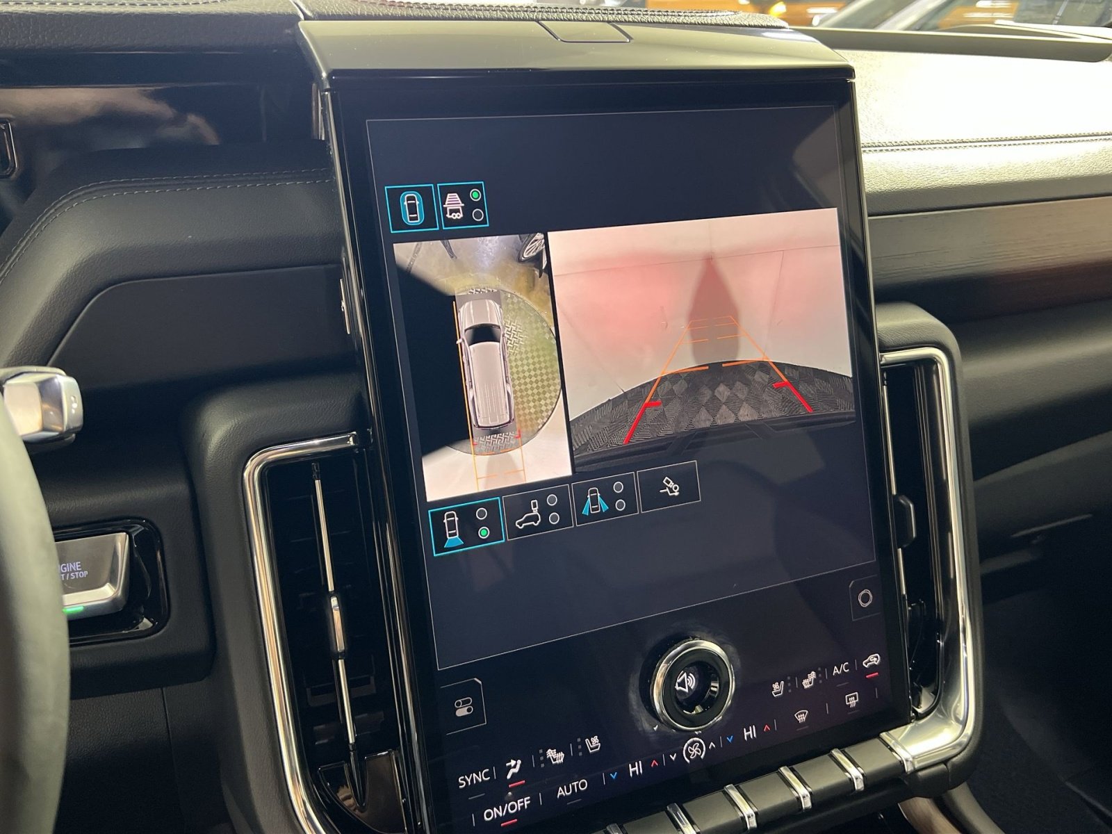 Used 2025 GMC Yukon XL Denali AWD/4WD image 20