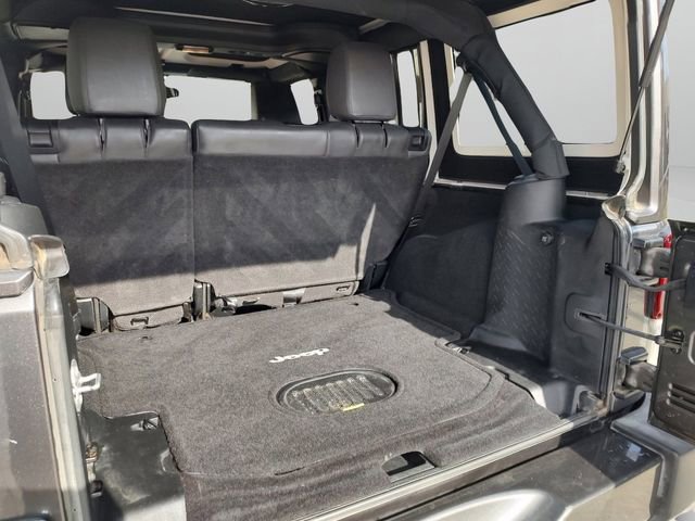 Used 2016 Jeep Wrangler Unlimited Sahara w/ Connectivity Group image 28