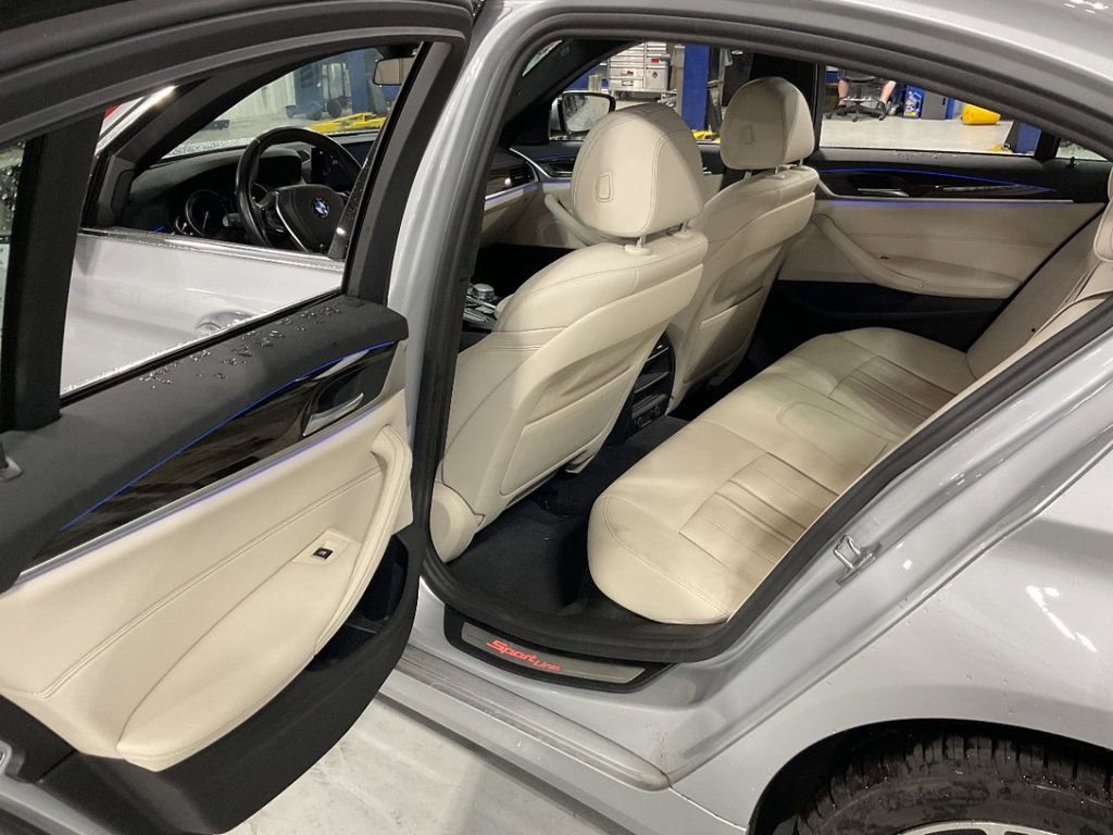 Used 2019 BMW 530i w/ Convenience Package image 9
