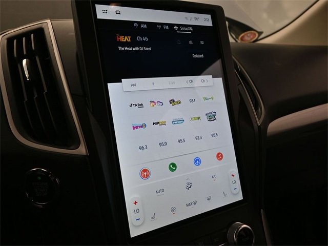 Used 2024 Ford Edge SEL image 32