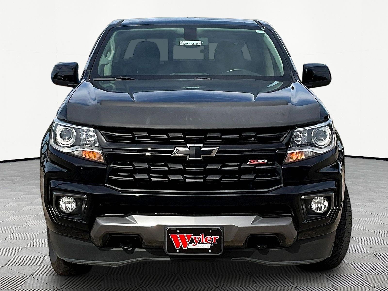 Used 2021 Chevrolet Colorado Z71 w/ Z71 Midnight Edition AWD/4WD image 2
