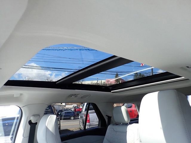 Certified 2025 Ford Explorer Platinum w/ LUX Leather Package image 25