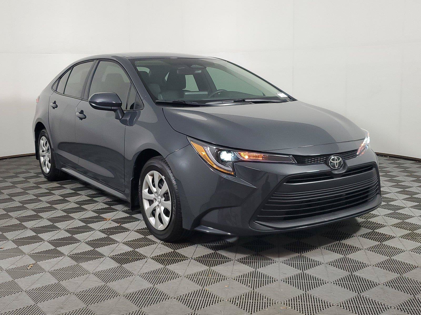 Used 2026 Toyota Corolla LE FWD image 3