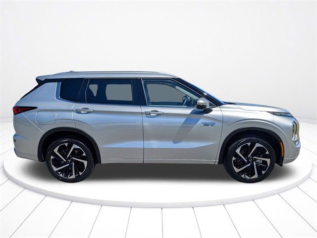 New 2025 Mitsubishi Outlander SEL image 3