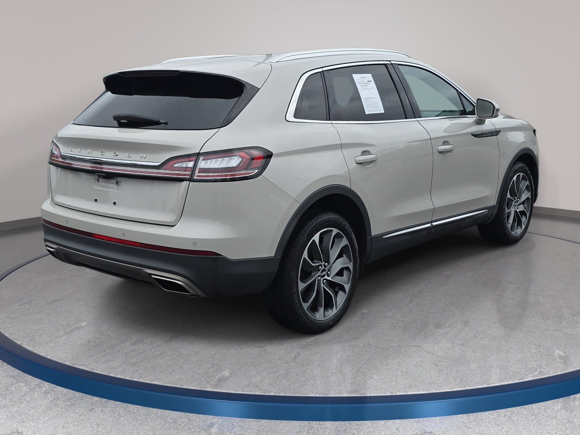 Certified 2023 Lincoln Nautilus Reserve AWD/4WD image 5