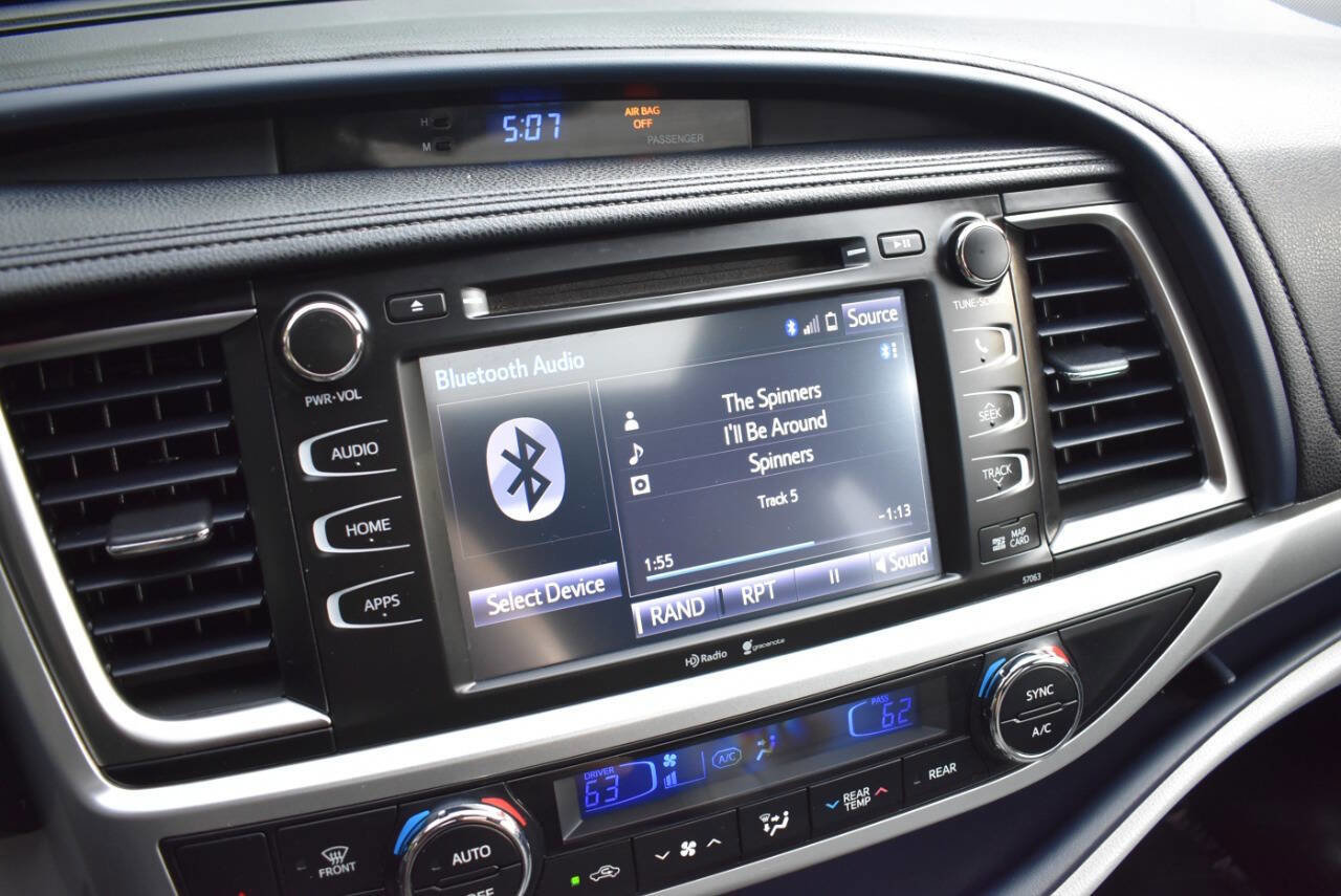 Used 2015 Toyota Highlander XLE AWD/4WD image 30