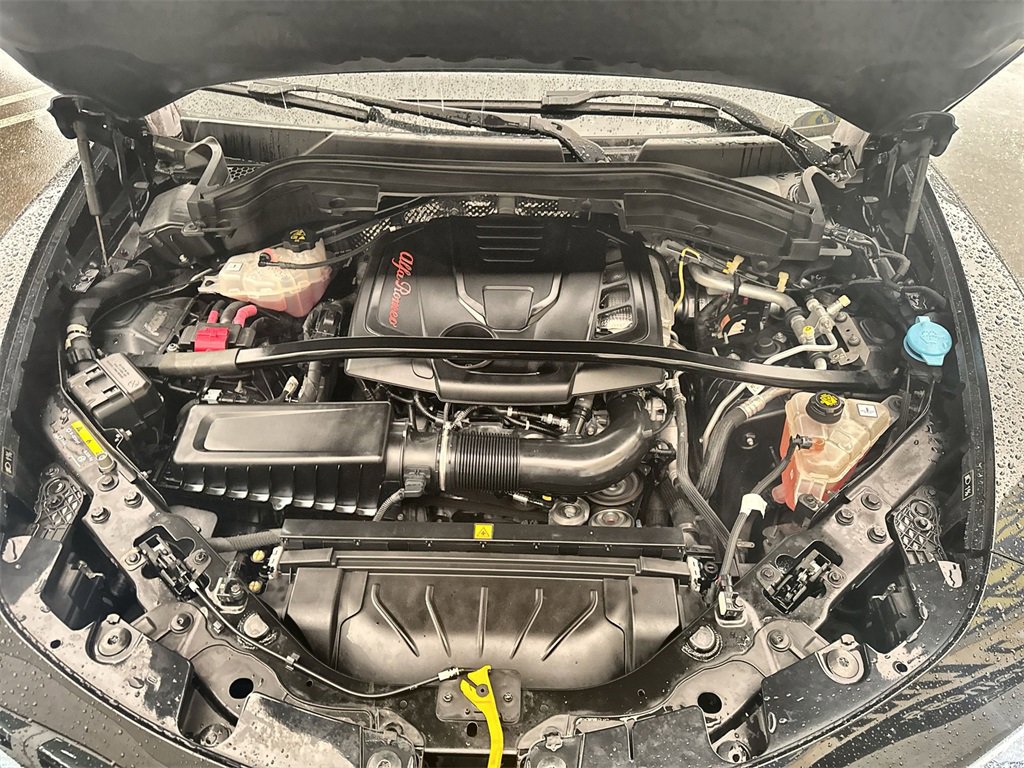 Used 2023 Alfa Romeo Stelvio Veloce image 18