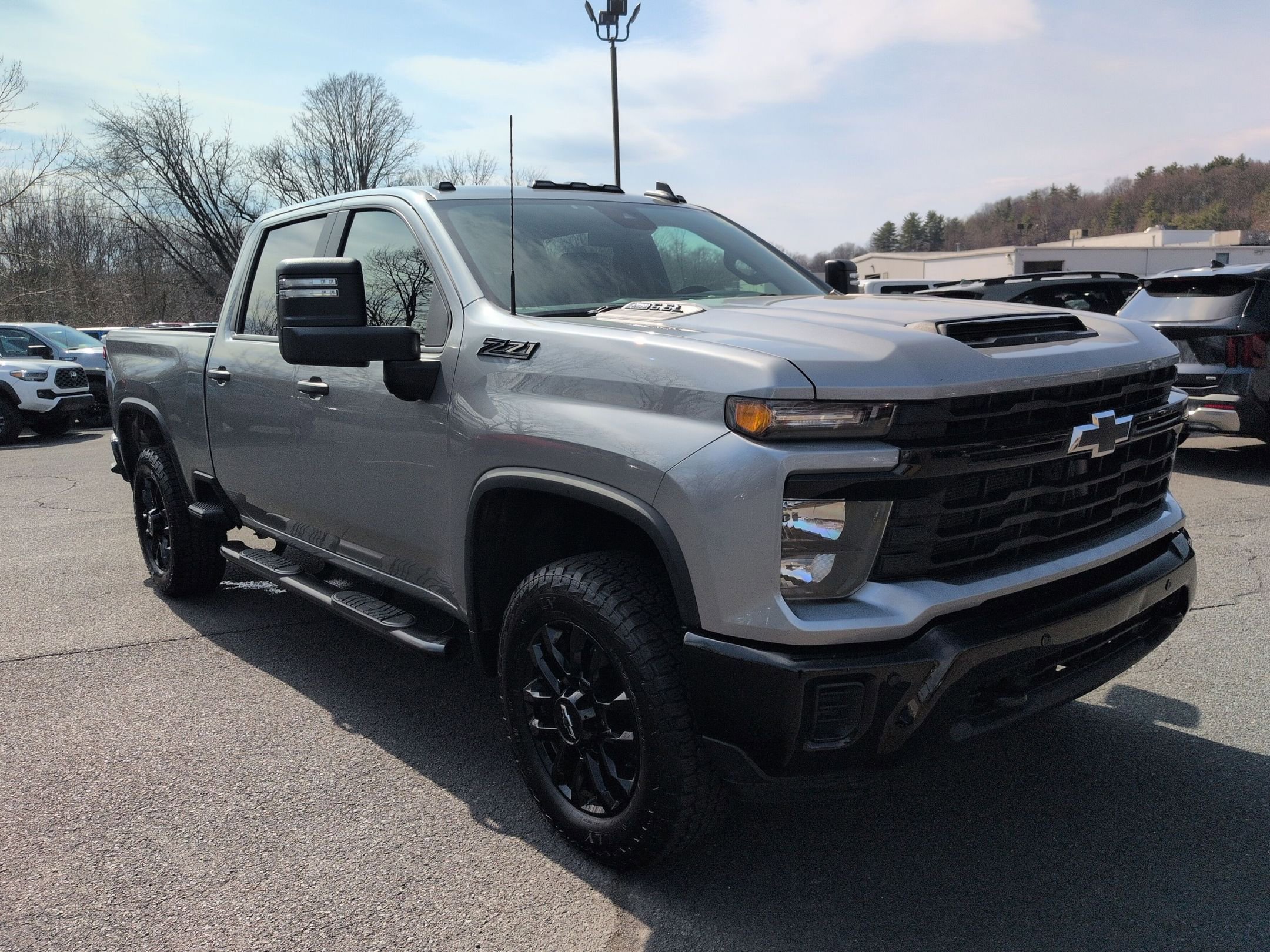 Used 2025 Chevrolet Silverado 2500 Custom w/ Custom Value Package image 3