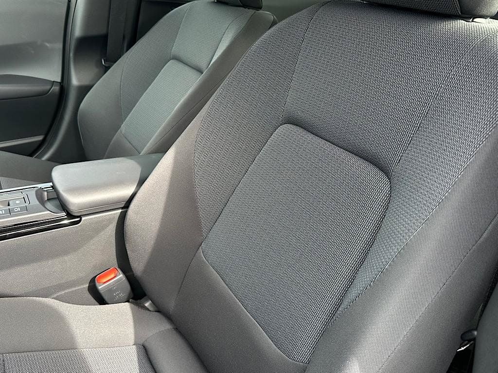 New 2027 Toyota Prius LE FWD image 9