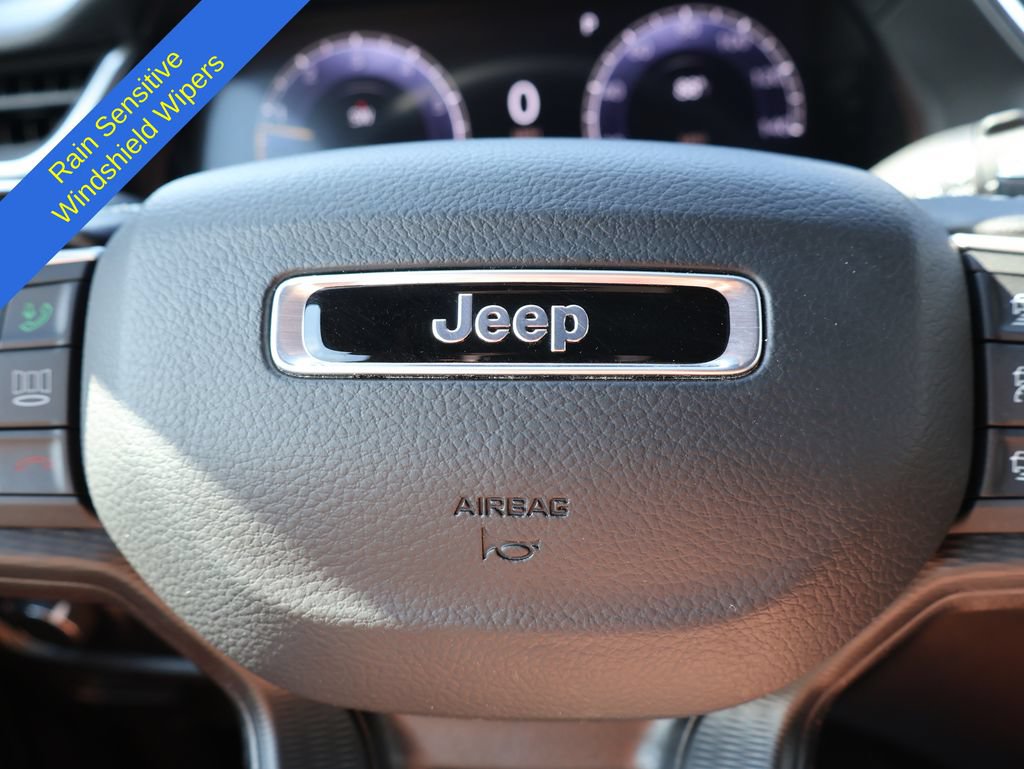 Used 2024 Jeep Grand Cherokee L Altitude AWD/4WD image 29
