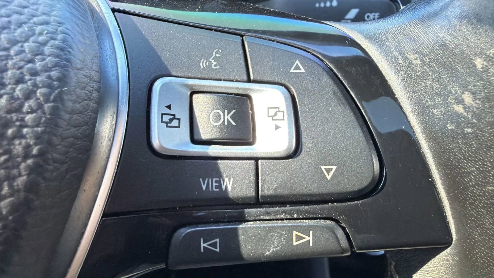 Used 2019 Volkswagen Jetta R-Line w/ R-Line Cold Weather Package image 27