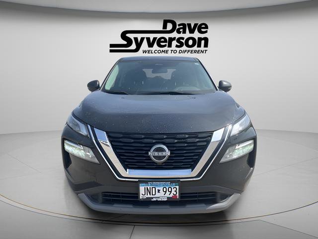 Used 2023 Nissan Rogue SV image 2