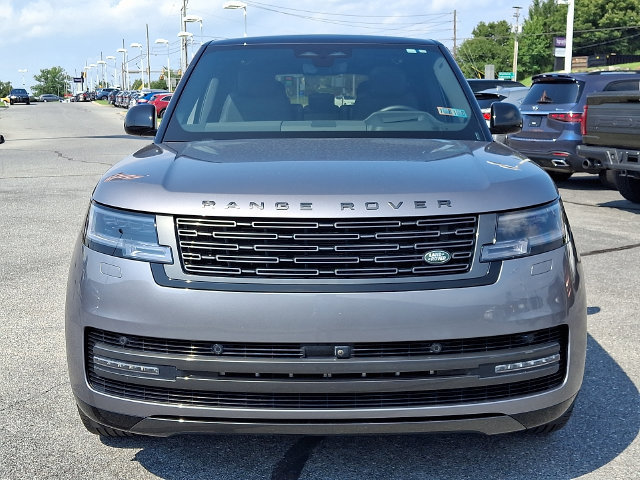 Used 2024 Land Rover Range Rover SE AWD/4WD image 3