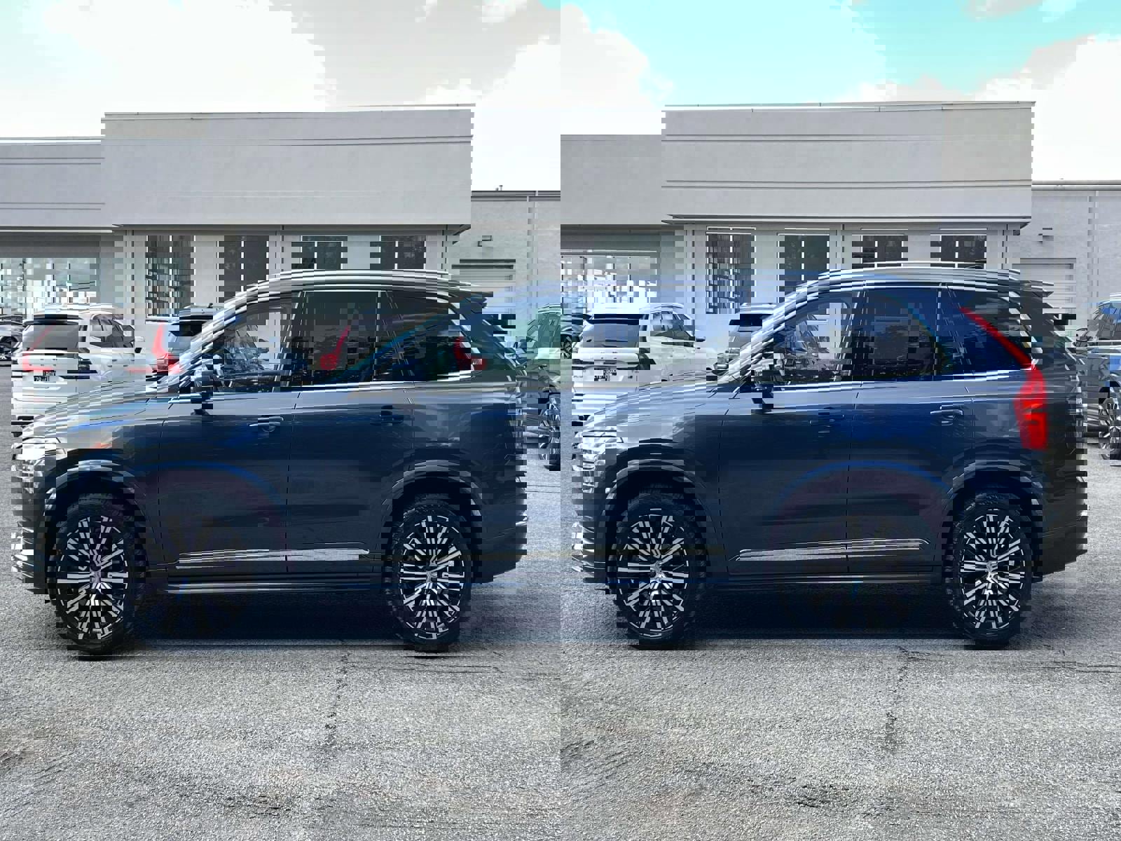 Certified 2024 Volvo XC90 B6 Core w/ Protection Package Premier image 6