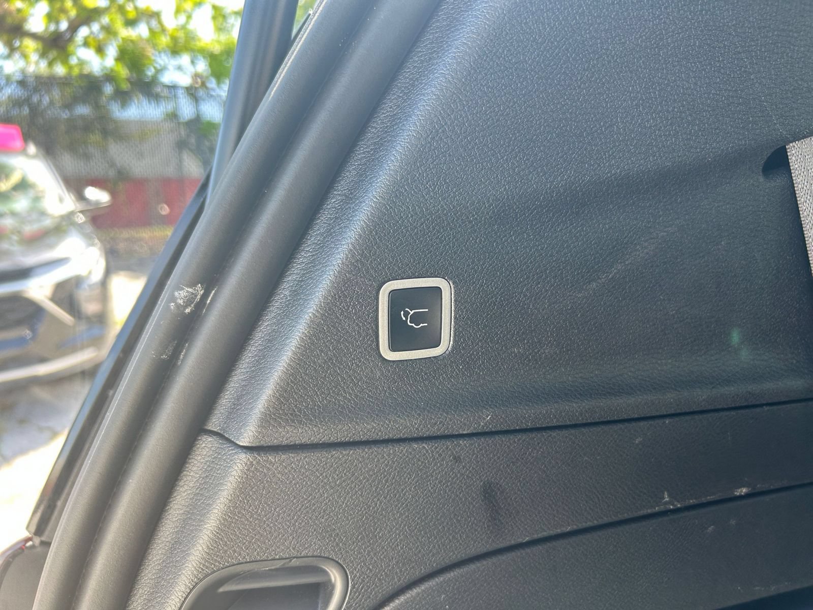 Used 2025 Chrysler Pacifica Select FWD image 19