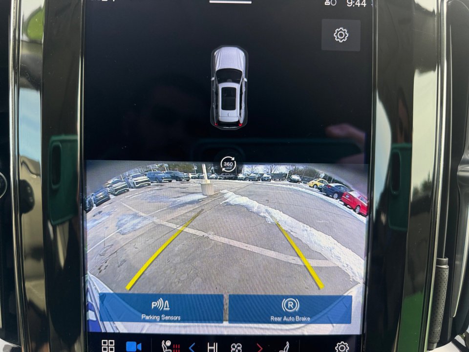 Used 2023 Volvo XC60 B5 Plus w/ Protection Package Premier image 19