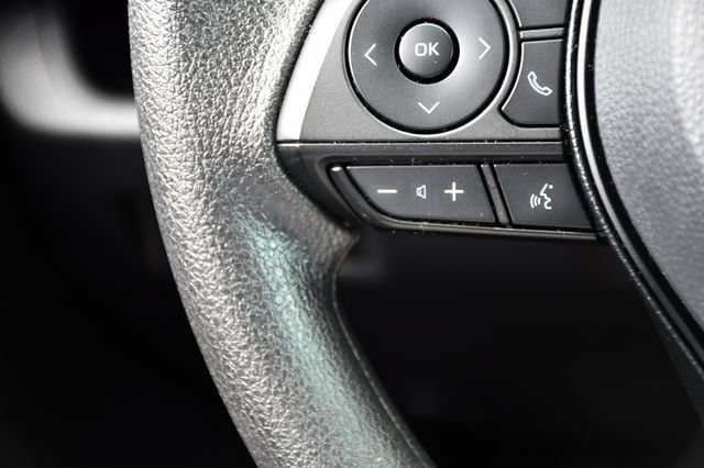 Used 2025 Toyota RAV4 XLE AWD/4WD image 32
