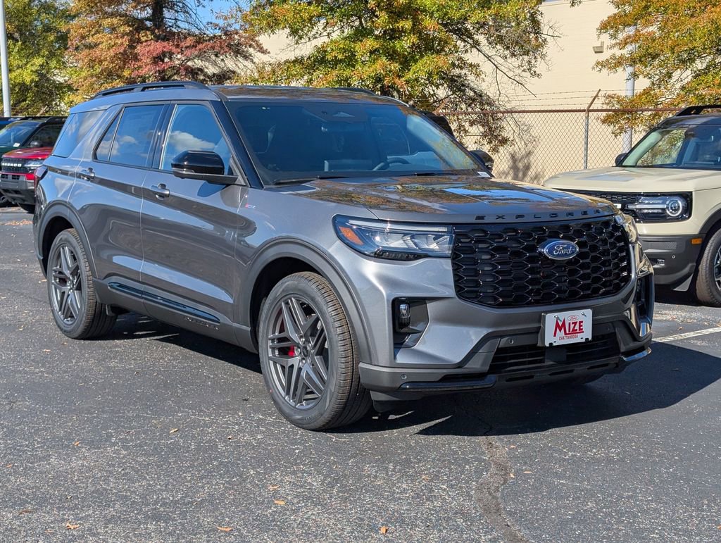 New 2026 Ford Explorer ST-Line w/ ST-Line Street Pack image 2