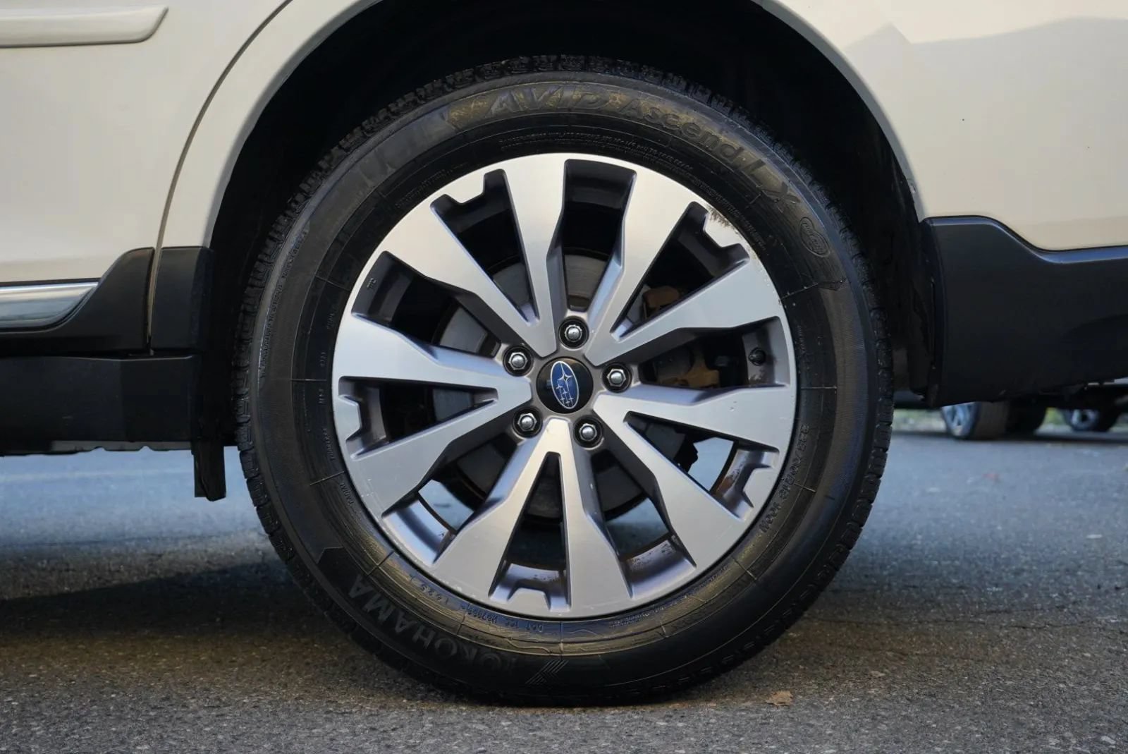 Used 2017 Subaru Outback 2.5i Touring AWD/4WD image 11