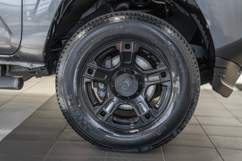 Used 2016 Toyota Tacoma SR5 image 11