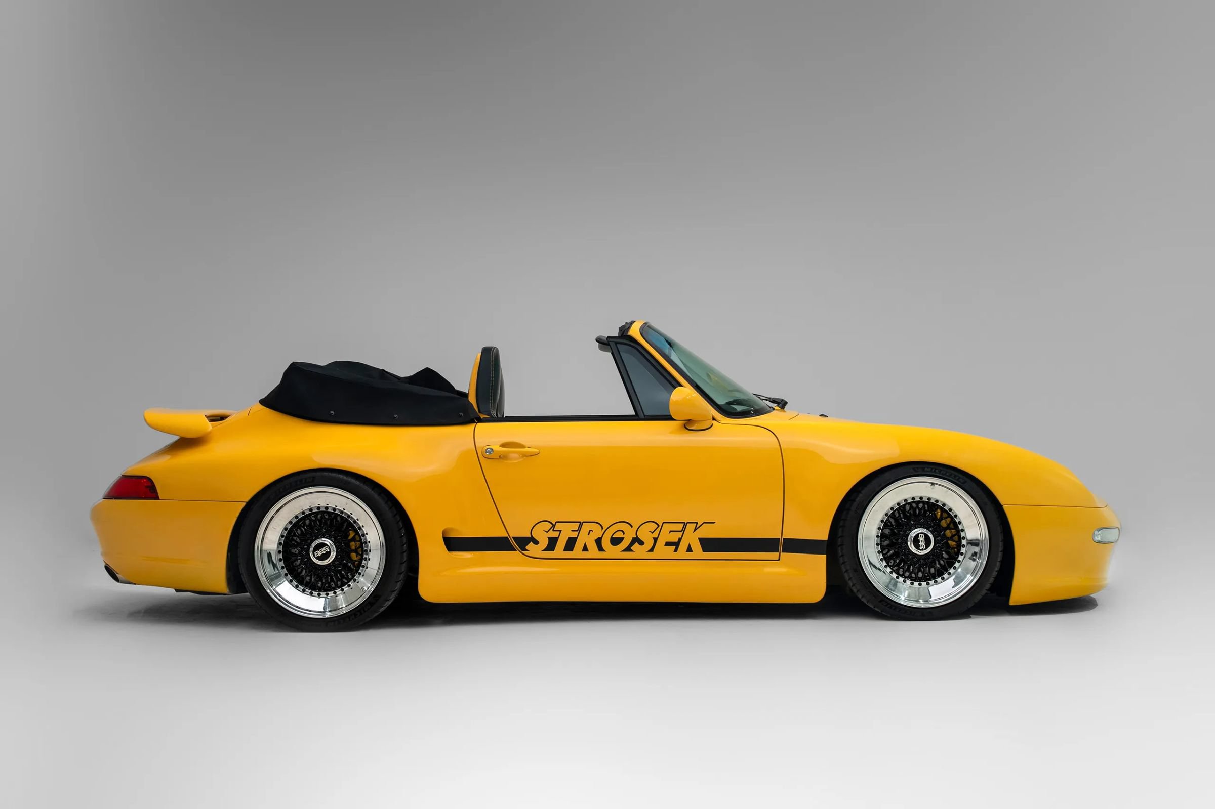 Used 1995 Porsche 911 Cabriolet image 12