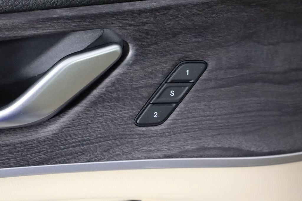 Used 2021 Jeep Grand Cherokee L Limited AWD/4WD image 23