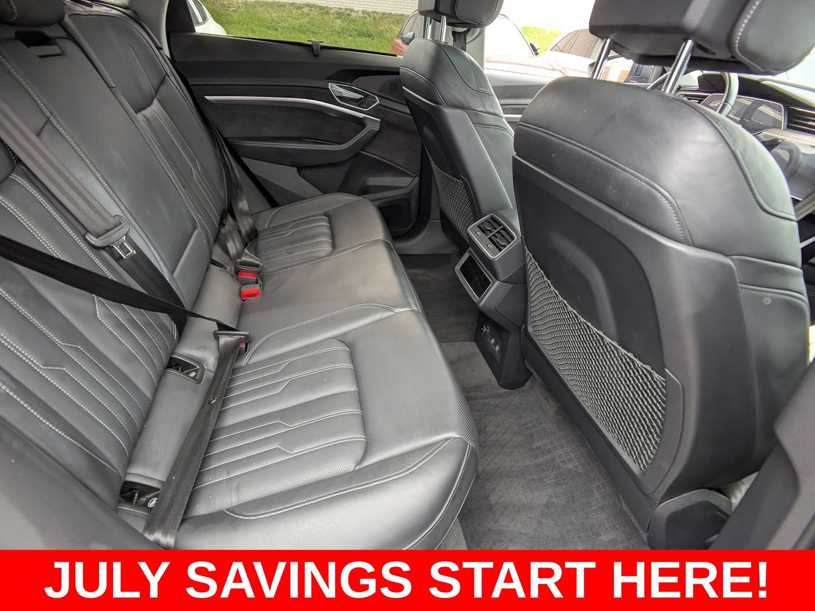 Used 2019 Audi e-tron Prestige w/ Prestige Package AWD/4WD image 18