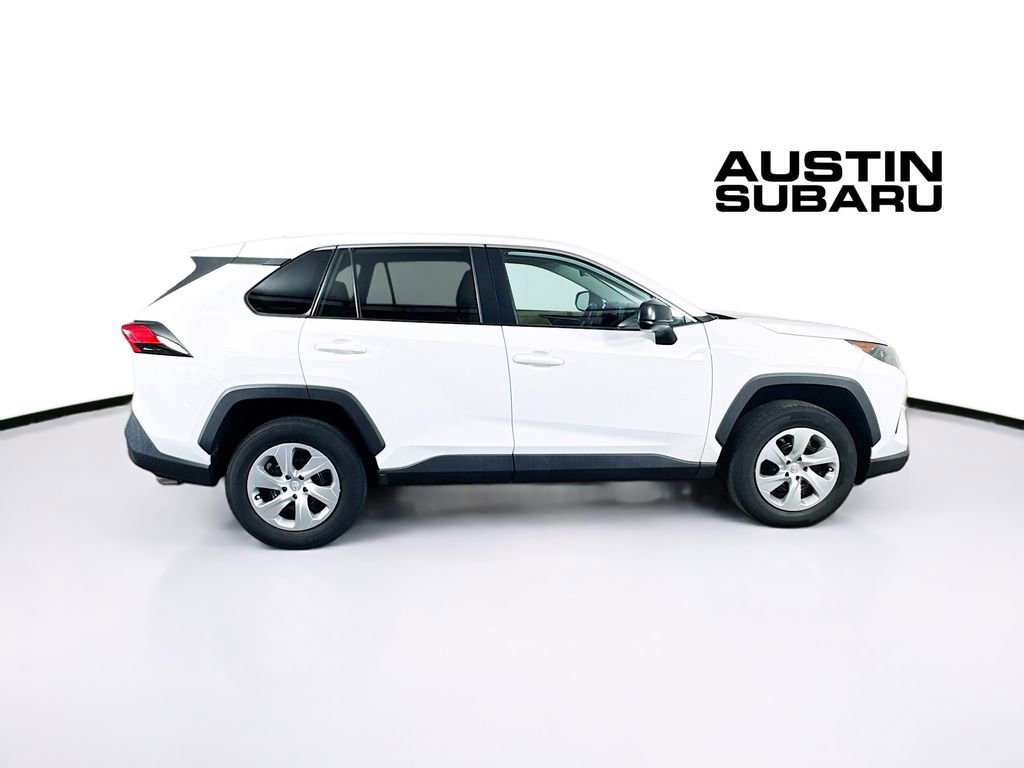 Used 2022 Toyota RAV4 LE image 8