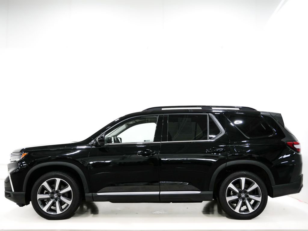 Used 2025 Honda Pilot Elite image 6