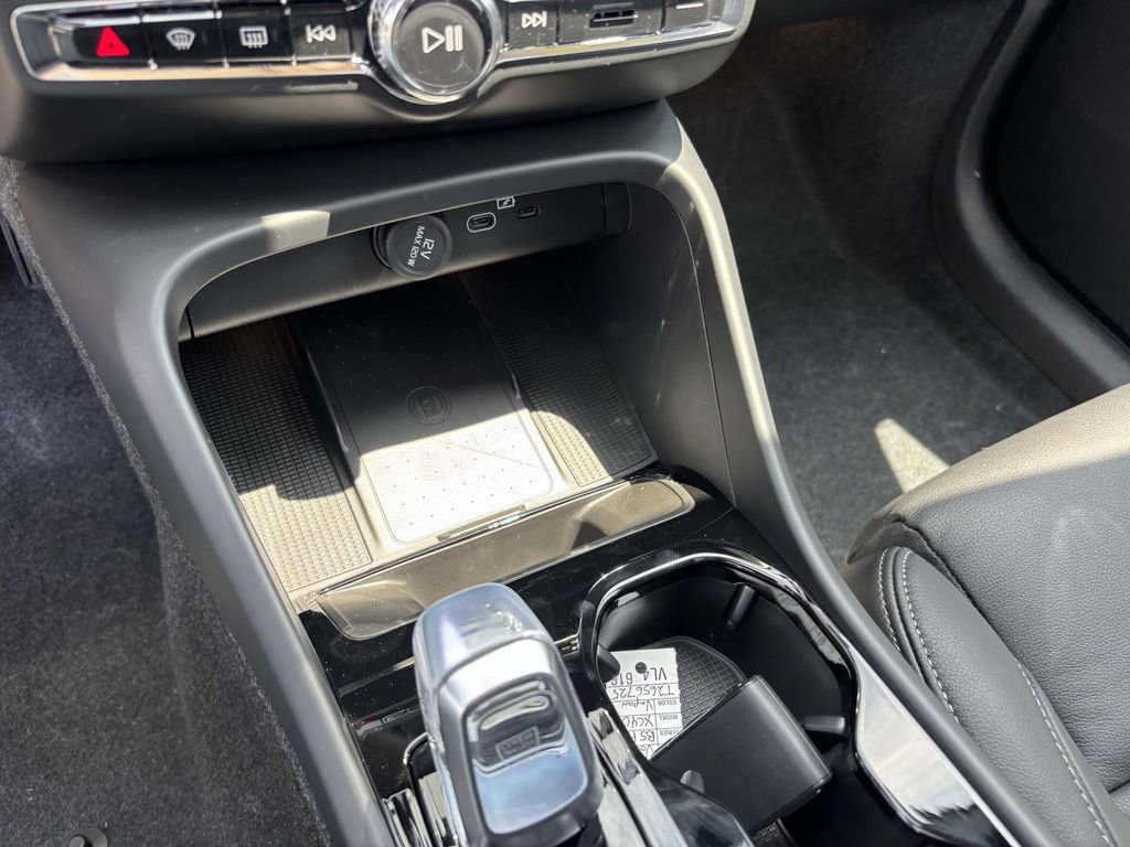 New 2026 Volvo XC40 B5 Plus w/ Protection Package Premier image 22