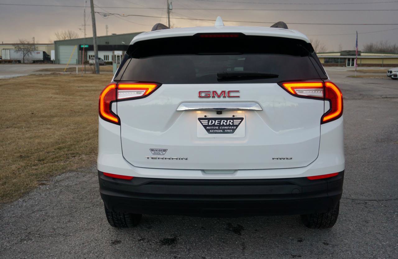 Used 2023 GMC Terrain SLE w/ Driver Convenience Package image 19