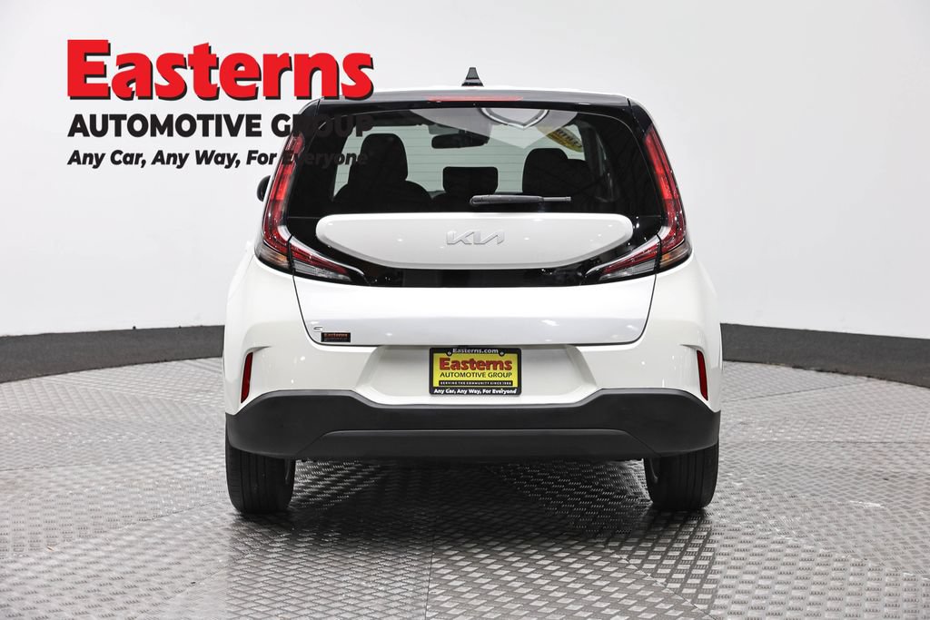 Used 2024 Kia Soul LX w/ Option Group 015 FWD image 6